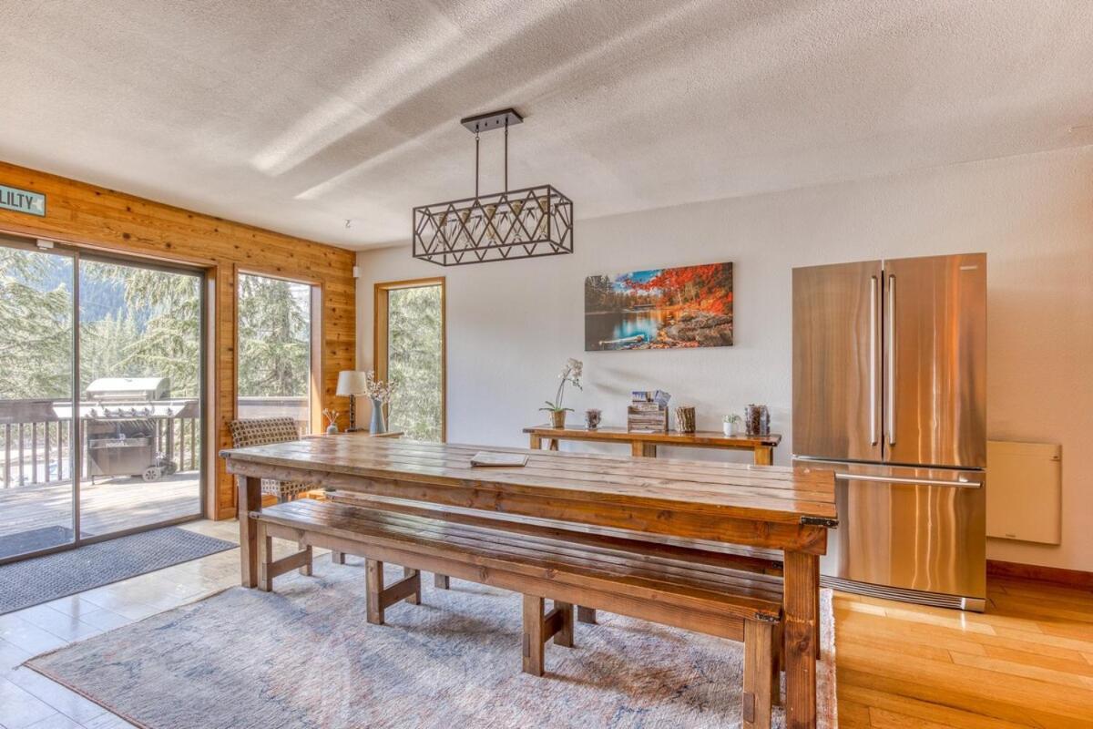 Great Blue Lodge - Spacious Ski Lodge, Hot Tub, Sauna, Game Room & More غوفيرمنت كامب المظهر الخارجي الصورة