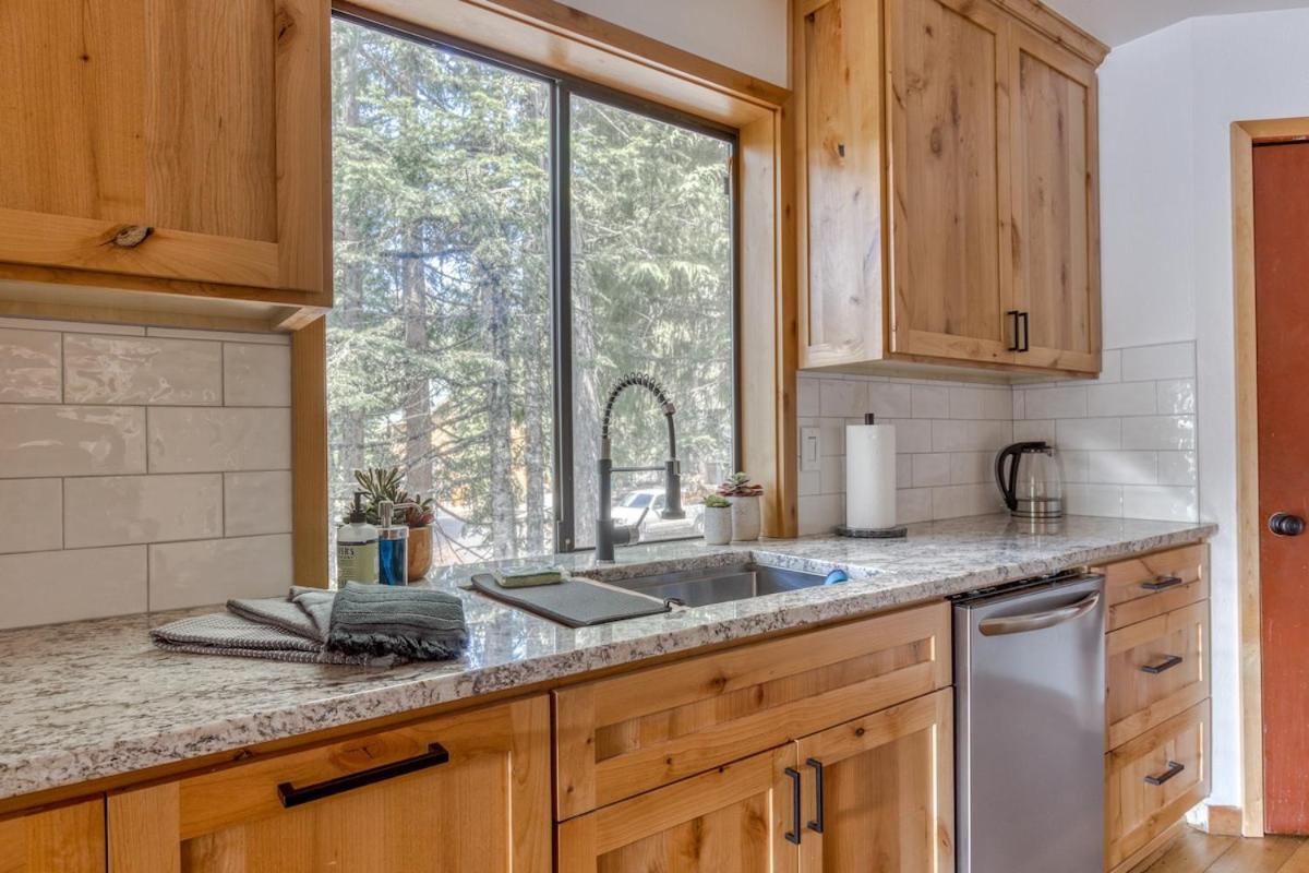 Great Blue Lodge - Spacious Ski Lodge, Hot Tub, Sauna, Game Room & More غوفيرمنت كامب المظهر الخارجي الصورة