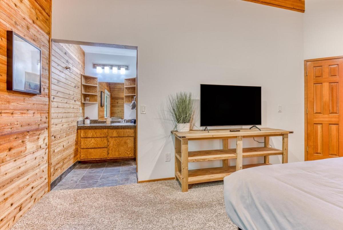 Great Blue Lodge - Spacious Ski Lodge, Hot Tub, Sauna, Game Room & More غوفيرمنت كامب المظهر الخارجي الصورة
