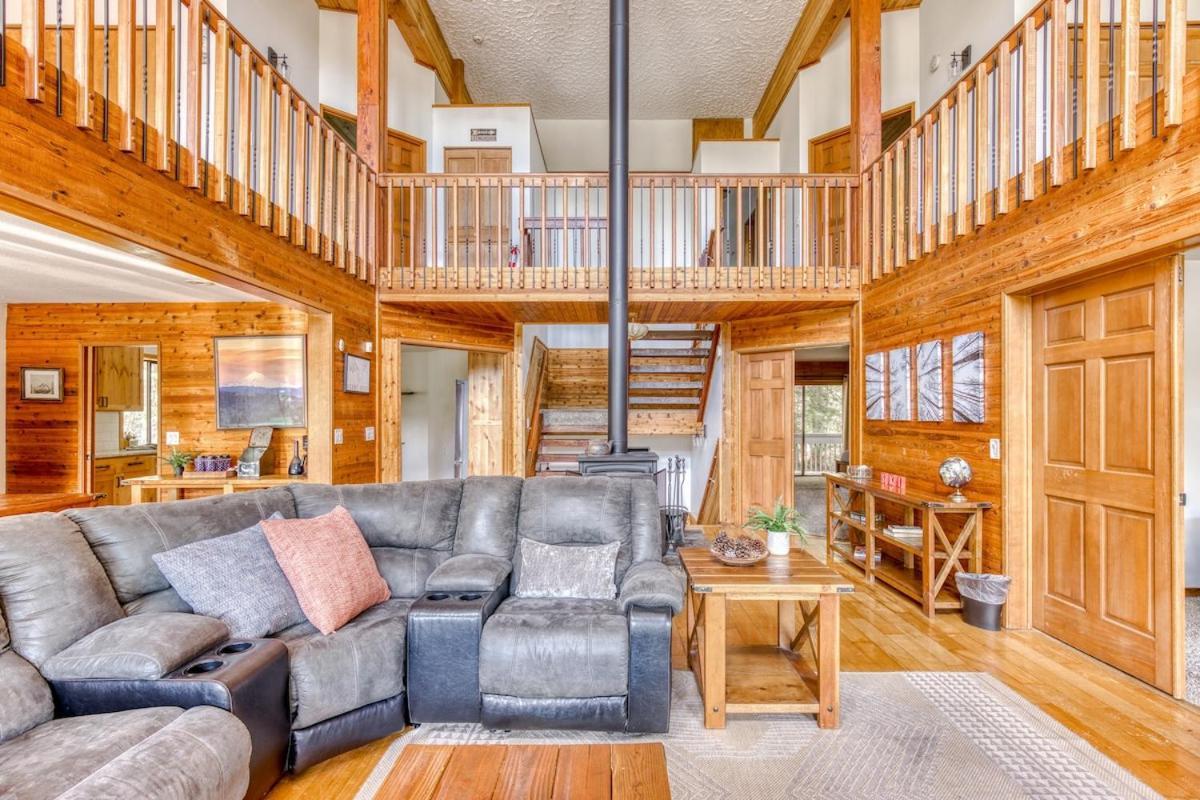 Great Blue Lodge - Spacious Ski Lodge, Hot Tub, Sauna, Game Room & More غوفيرمنت كامب المظهر الخارجي الصورة