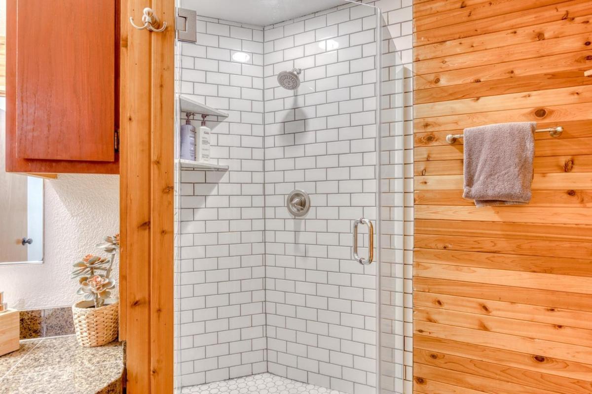 Great Blue Lodge - Spacious Ski Lodge, Hot Tub, Sauna, Game Room & More غوفيرمنت كامب المظهر الخارجي الصورة