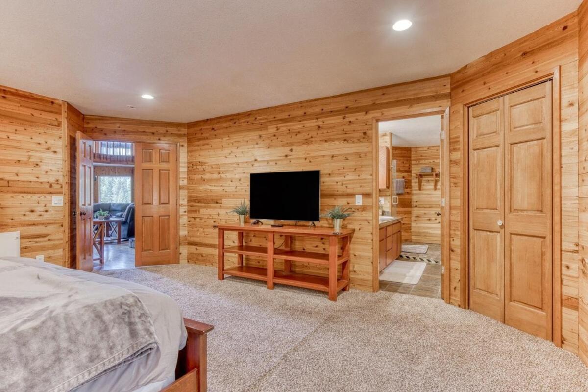 Great Blue Lodge - Spacious Ski Lodge, Hot Tub, Sauna, Game Room & More غوفيرمنت كامب المظهر الخارجي الصورة