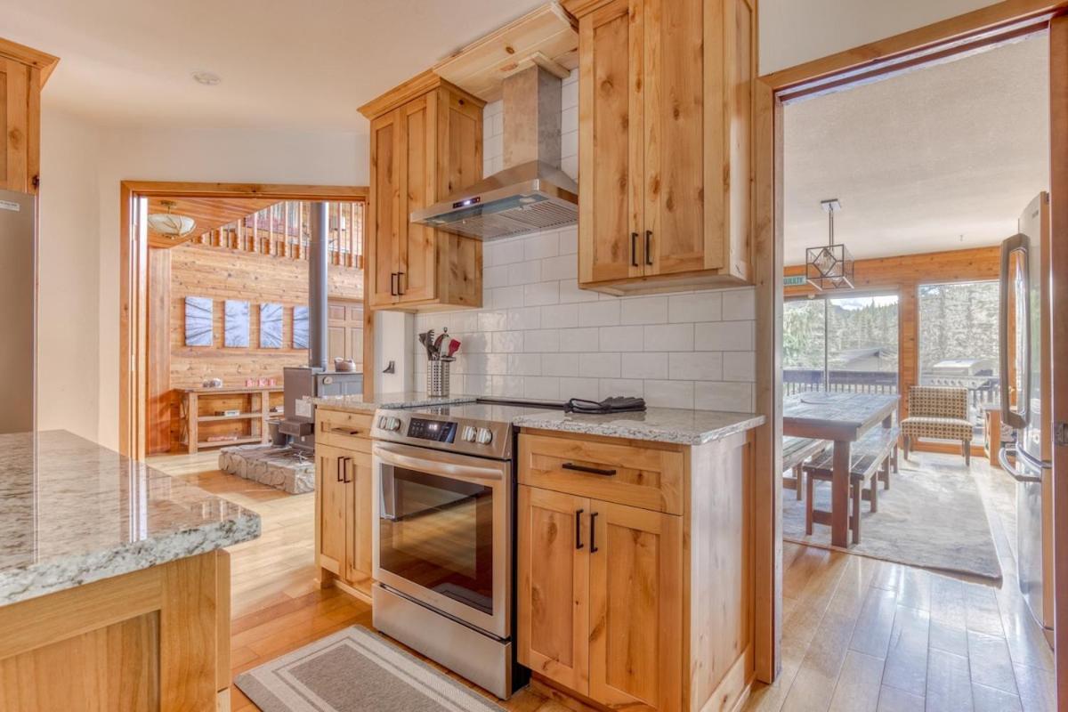 Great Blue Lodge - Spacious Ski Lodge, Hot Tub, Sauna, Game Room & More غوفيرمنت كامب المظهر الخارجي الصورة
